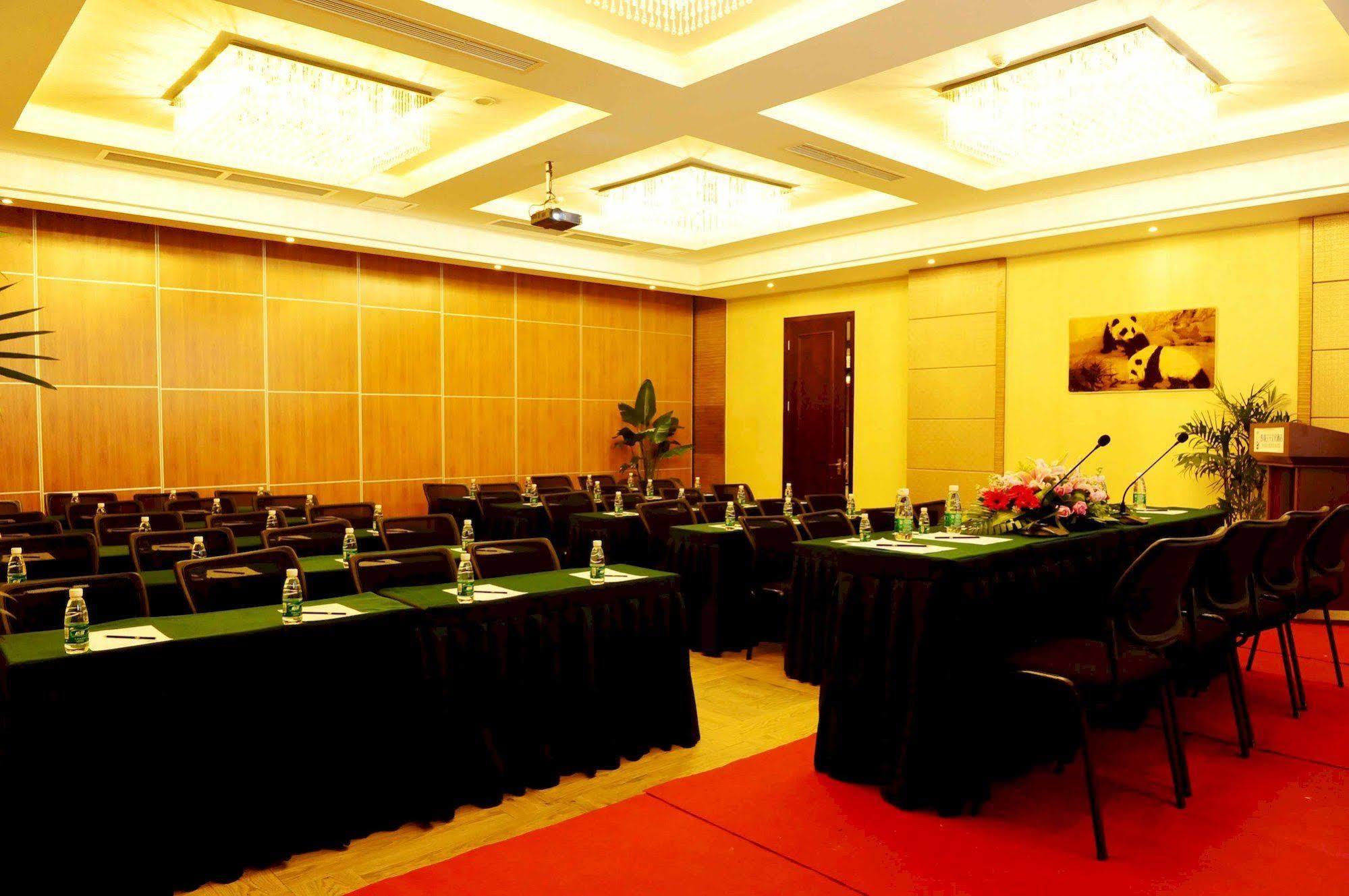 Chengdu Panda Prince Culture Hotel Dış mekan fotoğraf